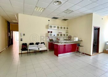 Locale Commerciale Corso G. Matteotti 52, Montecchio Maggiore - foto 3