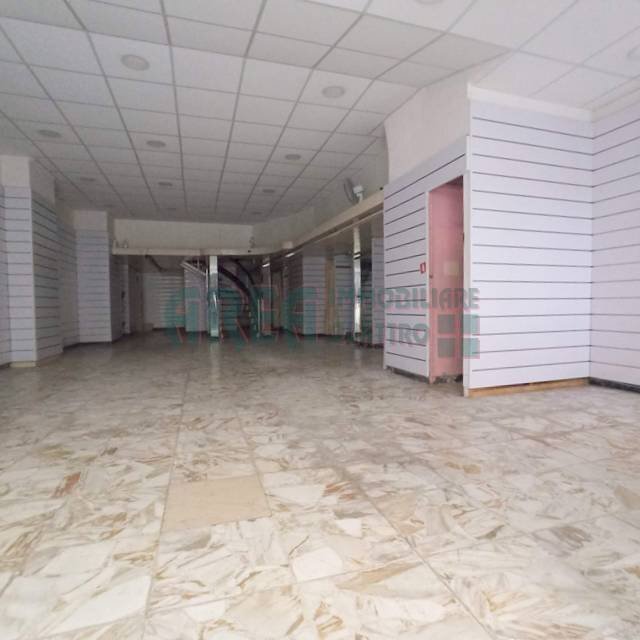 IMG_20220224_143915.jpg - Locale Commerciale Via Ospedale 18, Imperia - foto 2