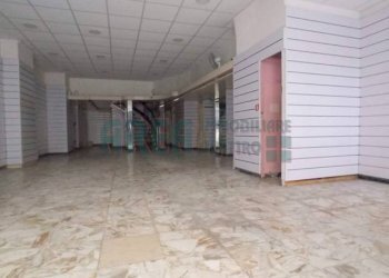 IMG_20220224_143915.jpg - Locale Commerciale Via Ospedale 18, Imperia - foto 2