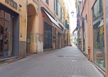 IMG_20220224_143804.jpg - Locale Commerciale Via Ospedale 18, Imperia - foto 11