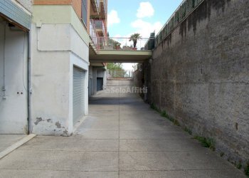 DSC_0047 [Larghezza Max  2400 Altezza Max  1800].j - Box Via dei Boccamazzi 26, Roma - foto 3