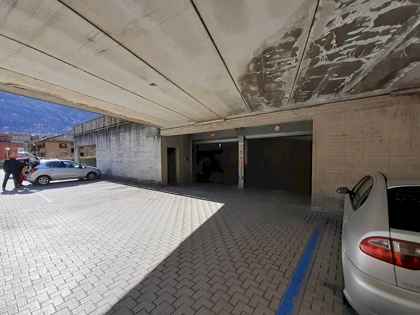 Box via Privata Angelo Moroni, 9, Sondrio - foto 2