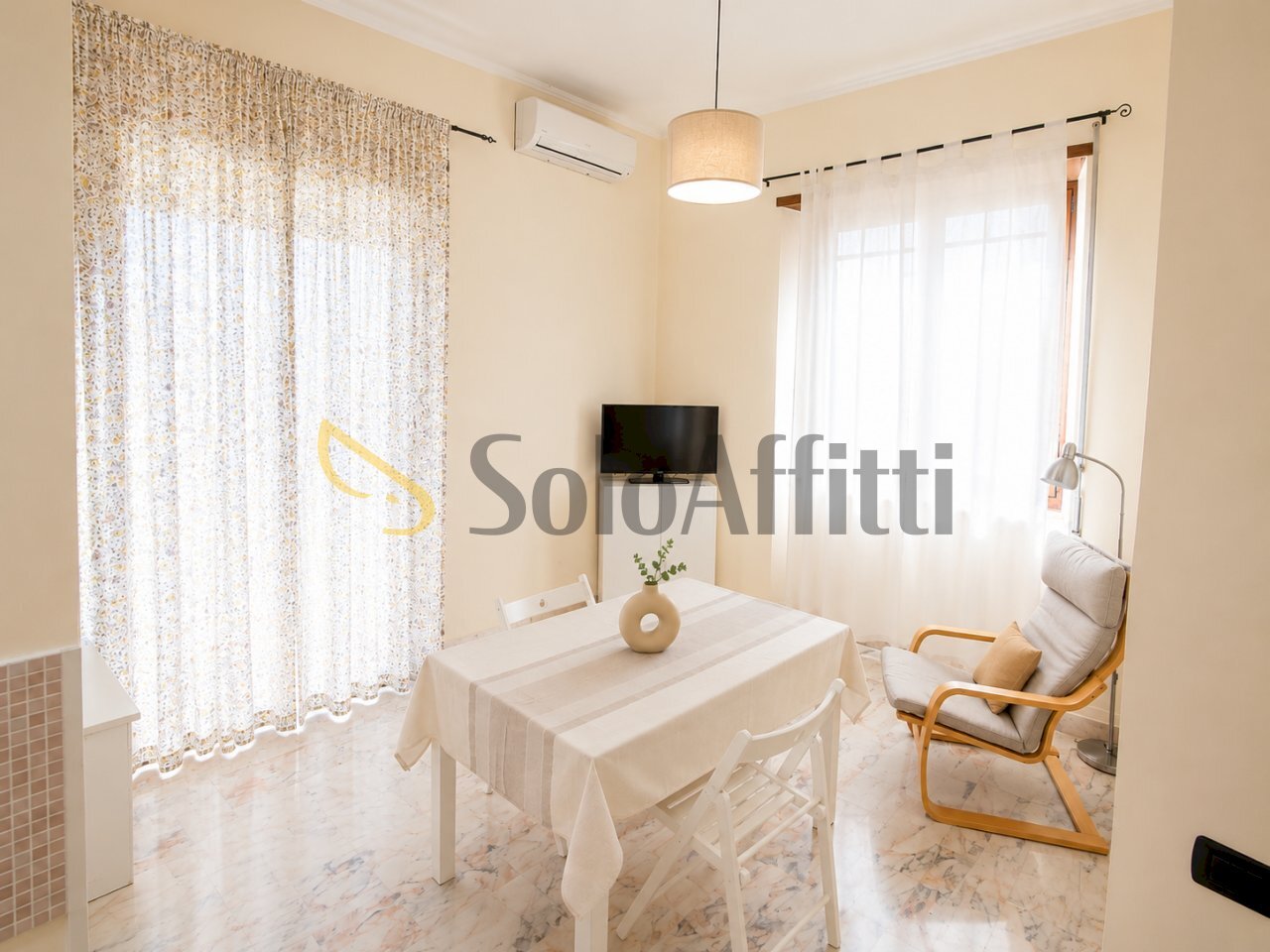 Soggiorno - Three-room apartment Piazza Leonardo, Napoli - photo 1