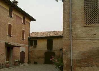 08082013849.jpg - Villa Reggio nell'Emilia - foto 2