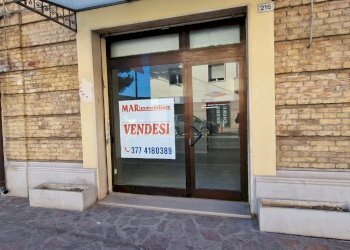 Locale Commerciale CORSO UMBERTO I N., Montesilvano - foto 4
