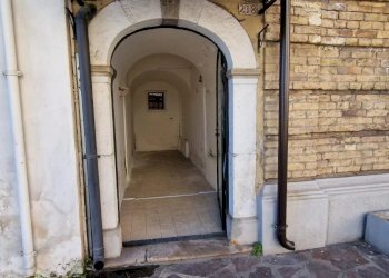 Locale Commerciale CORSO UMBERTO I N., Montesilvano - foto 6