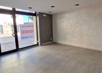 Locale Commerciale CORSO UMBERTO I N., Montesilvano - foto 8