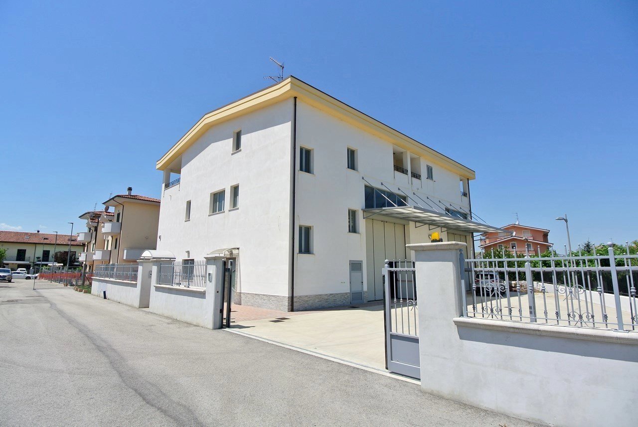 Magazzino Via Vespucci, Montesilvano - foto 2