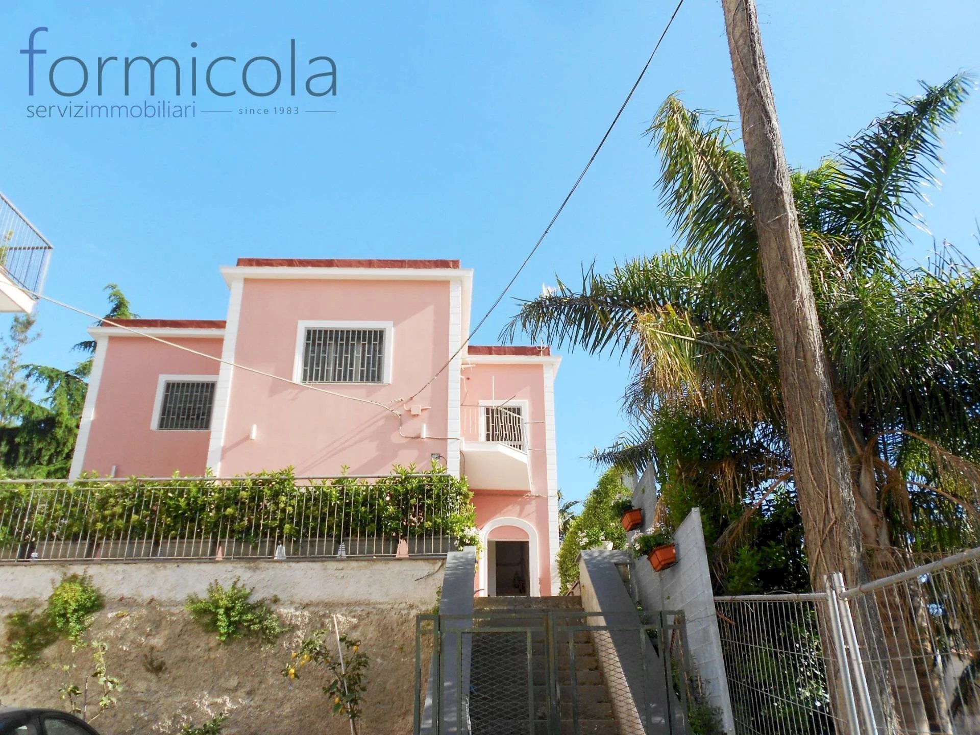 Villa Portici - foto 1