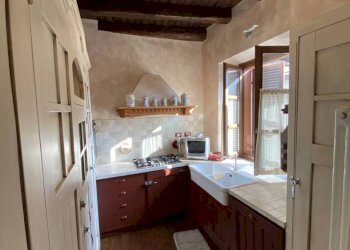 CUCINA - Appartamento via Frejus, 2, Bardonecchia - foto 3