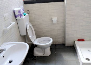 Capannone via Giulio Uberti, Varese - foto 2