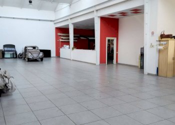 Capannone via Giulio Uberti, Varese - foto 16