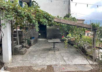 terrazzo sotto in giardino.jpg - Appartamento Via Novelli, Prelà - foto 3