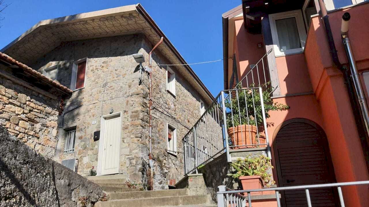 esterno.jpg - Casa indipendente Sarzana - foto 1