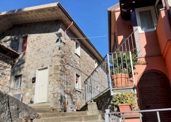 esterno.jpg - Casa indipendente Sarzana - foto 1