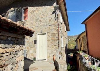 esterno1.jpg - Casa indipendente Sarzana - foto 3