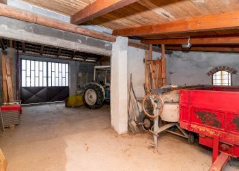 Garage - Semi-detached house Via Bernezzo, 88, Caraglio - photo 25