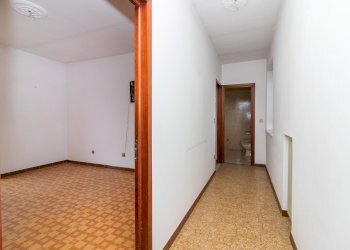 Corridoio - Semi-detached house Via Bernezzo, 88, Caraglio - photo 36