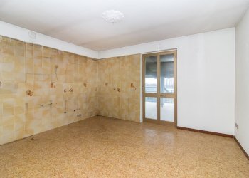 Cucina - Semi-detached house Via Bernezzo, 88, Caraglio - photo 32