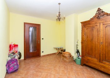 Camera da letto 3 - Semi-detached house Via Bernezzo, 88, Caraglio - photo 17