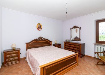 Camera da letto 1 - Semi-detached house Via Bernezzo, 88, Caraglio - photo 9