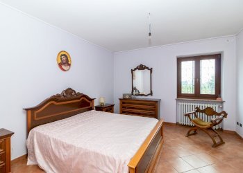 Camera da letto 1 - Semi-detached house Via Bernezzo, 88, Caraglio - photo 11