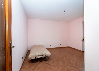 Camera da letto 2 - Semi-detached house Via Bernezzo, 88, Caraglio - photo 15
