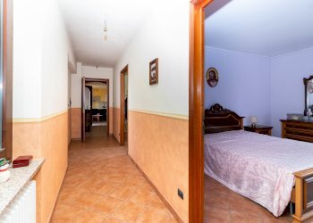 Corridoio - Semi-detached house Via Bernezzo, 88, Caraglio - photo 13