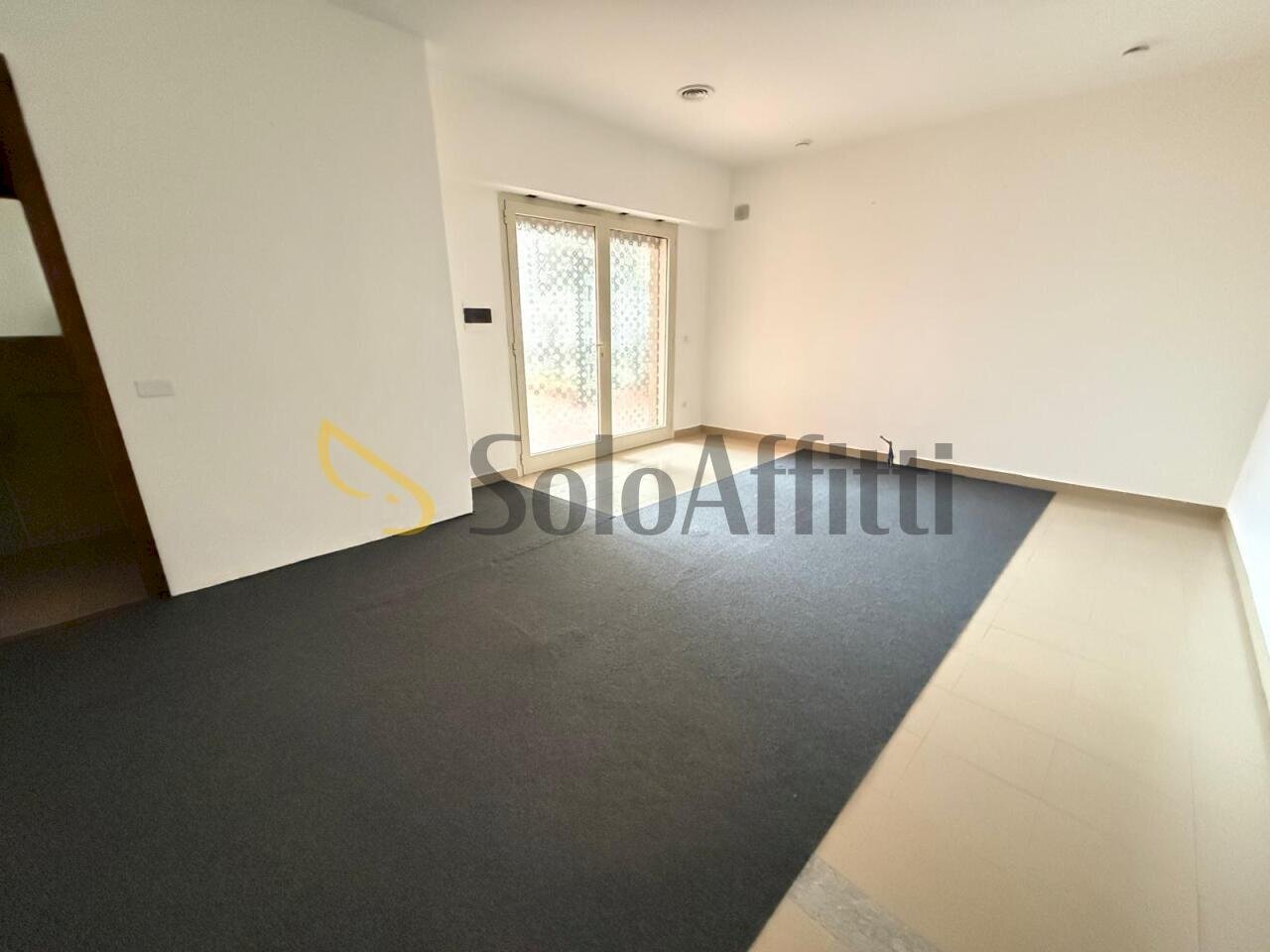 WhatsApp Image 2026-01-17 at 17.03.58 (1).jpeg - Commercial Premises Via Renato Iaselli 11, Caserta - photo 1