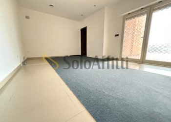 WhatsApp Image 2026-01-17 at 17.03.58 (3).jpeg - Locale Commerciale Via Renato Iaselli 11, Caserta - foto 2