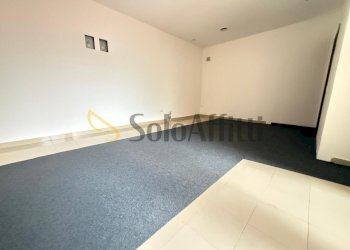 WhatsApp Image 2026-01-17 at 17.03.58 (5).jpeg - Locale Commerciale Via Renato Iaselli 11, Caserta - foto 3