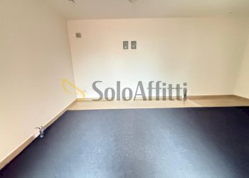 WhatsApp Image 2026-01-17 at 17.03.58 (6).jpeg - Locale Commerciale Via Renato Iaselli 11, Caserta - foto 4