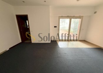 WhatsApp Image 2026-01-17 at 17.03.58 (2).jpeg - Locale Commerciale Via Renato Iaselli 11, Caserta - foto 10