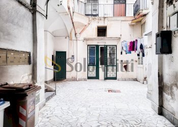 CORTILE CONDOMINIALE - Trilocale Vico Purgatorio Ad Arco, Napoli - foto 16