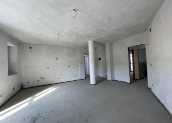 Stanza non arredata - Trilocale via Roma, Beinette - foto 9