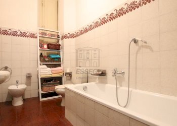 vendesi villa ristrutturata con giardino luccaIMG_ - Villa Lucca - foto 22