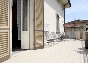 vendesi villa ristrutturata con giardino luccaIMG_ - Villa Lucca - foto 27