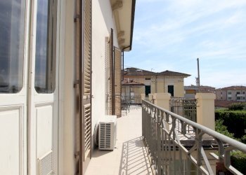 vendesi villa ristrutturata con giardino luccaIMG_ - Villa Lucca - foto 28