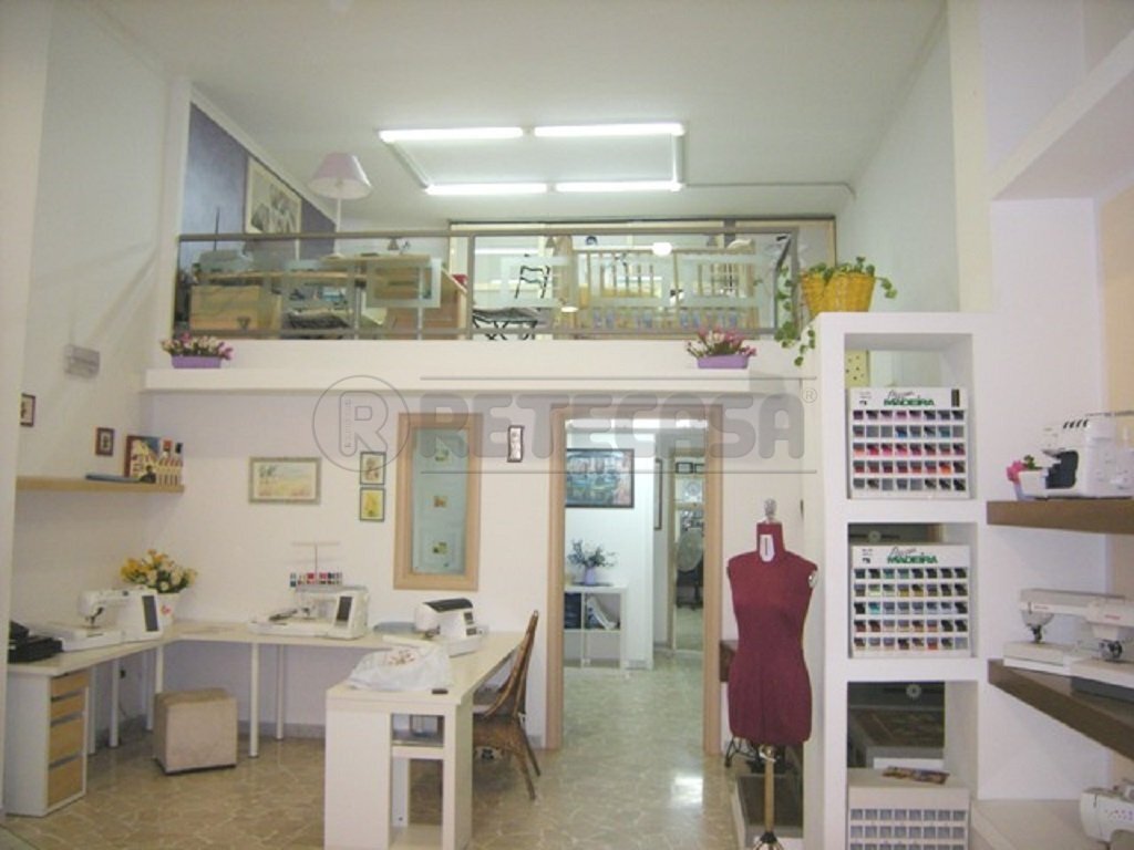 via napoleone colajanni n. 160 001.jpg - Locale Commerciale via napoleone colajanni 160, Caltanissetta - foto 1