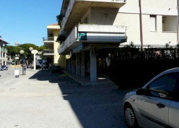 Locale Commerciale via fabio  filzi, Martinsicuro - foto 6