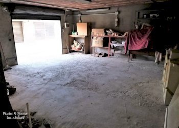 2.jpg - Box Via Roma, Castiglione del Lago - foto 2