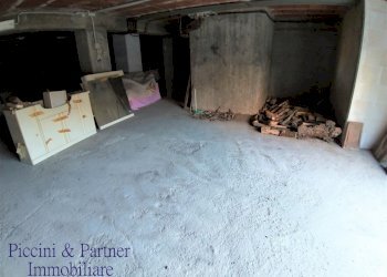 4.jpg - Box Via Roma, Castiglione del Lago - foto 4