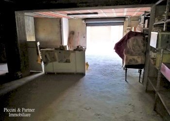 6.jpg - Box Via Roma, Castiglione del Lago - foto 6