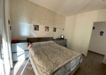 camera da letto - Trilocale Via Milite Ignoto 1, Ventimiglia - foto 12