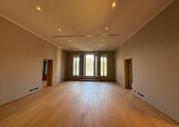 Ufficio via Pescherie Vecchie, 1, Bologna (zona Centro Storico) - foto 4