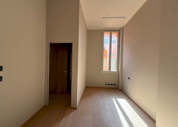 Ufficio via Pescherie Vecchie, 1, Bologna (zona Centro Storico) - foto 8