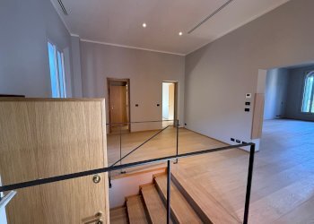 Ufficio via Pescherie Vecchie, 1, Bologna (zona Centro Storico) - foto 3