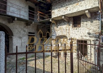 Cortile giardino.jpg - Villa Via in selva, Premosello-Chiovenda - foto 3