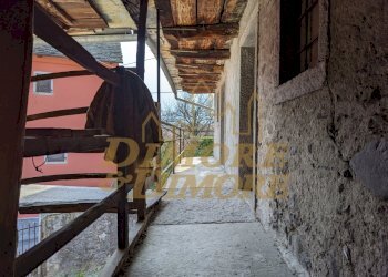 Balcone primo piano.jpg - Villa Via in selva, Premosello-Chiovenda - foto 2