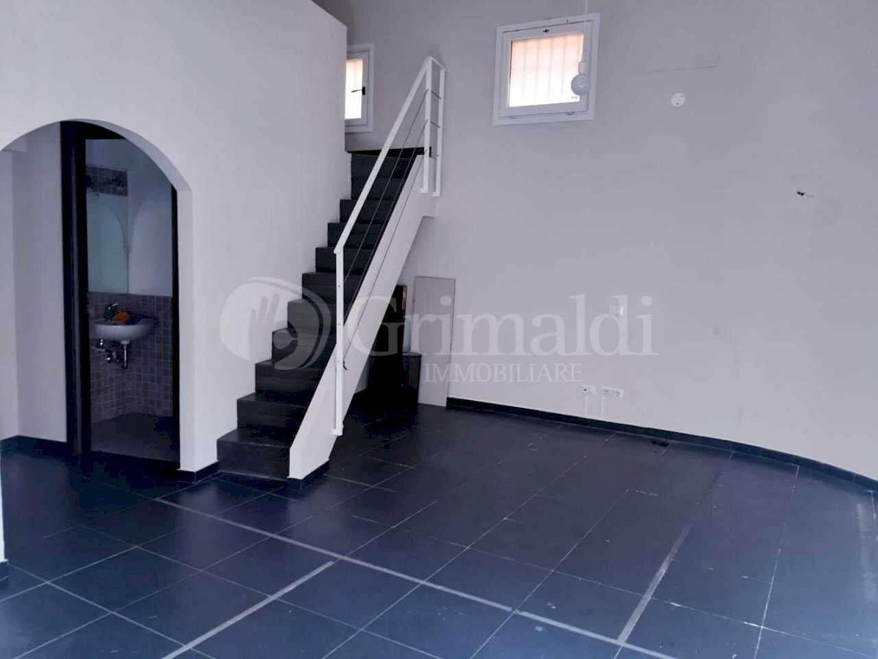 9afe8d9c-282b-4c91-a571-2cfae8c42b89.jpg - Commercial Premises Via Francesco Breschi 2, Anzio - photo 1